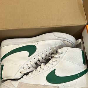 nike blazer mid 77